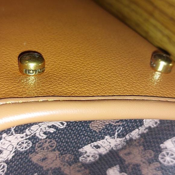 NOT FOR SALE Beautiful NWT Coach Field Tote - Picture 16 of 17